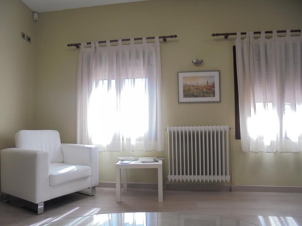 Hostal Palacete De Los Arcedianos Tarazona Esterno foto