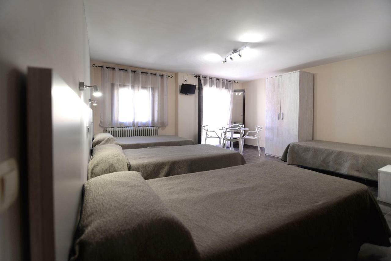 Hostal Palacete De Los Arcedianos Tarazona Esterno foto
